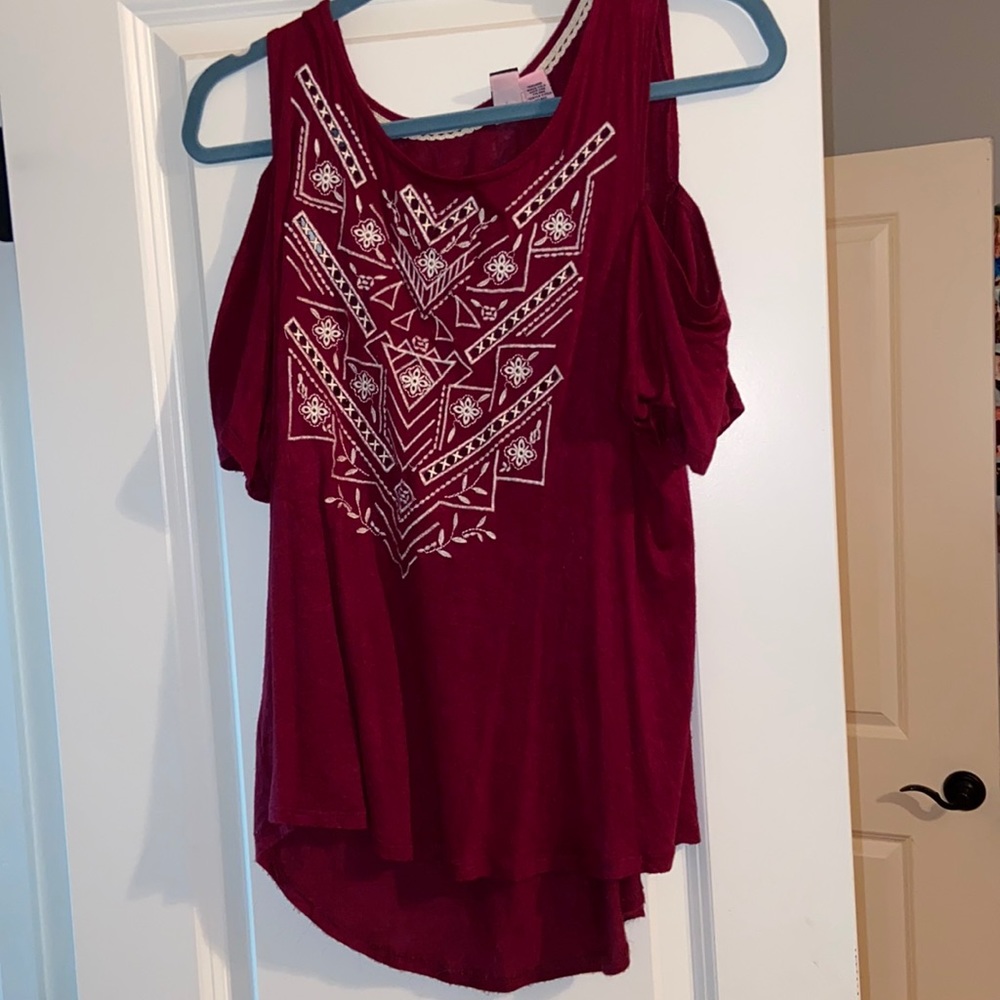 Maroon and white designed tank top. Large